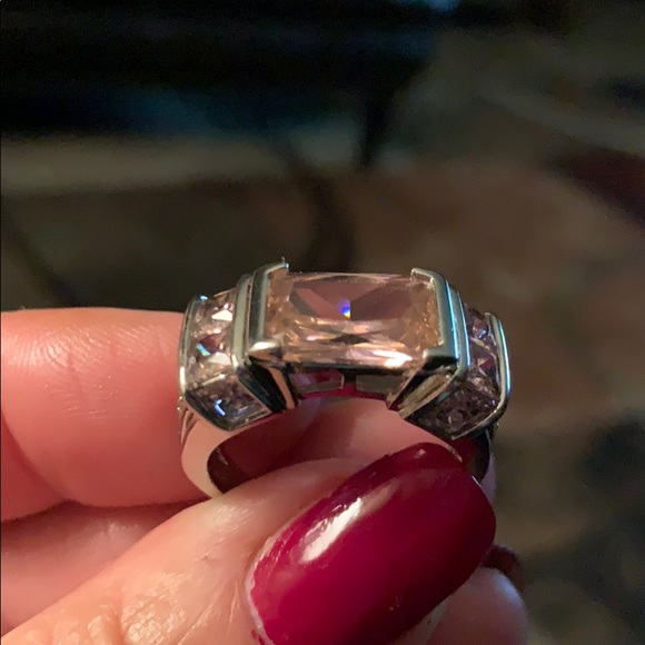 Fashion Ring . Pink stones , with rhinestones - Picture 1 of 4